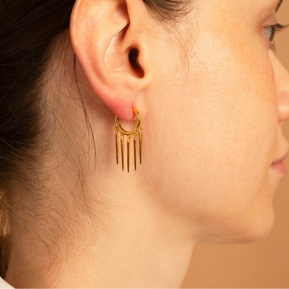 Spiked Huggie hoops - Picture 1 of 5